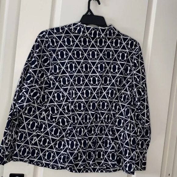 CJ Banks Women’s Jacket Size 1X Button Up Front Pockets Triangle Blue White - Picture 3 of 10